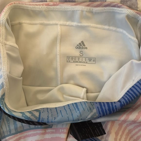 Adidas Crops - Picture 4 of 6